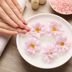 Najlepšie domáce procedúry na regeneráciu poškodených nechtov a suchej nechtovej kožičky