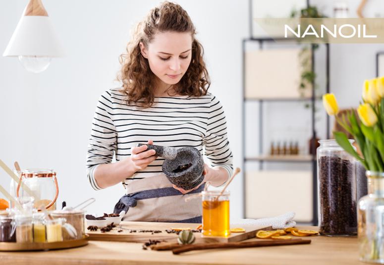 Výrobky na starostlivosť o vlasy, ktoré nájdete doma v špajzi: oleje, kvasnice, med a ďalšie