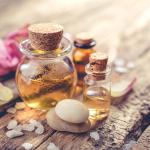 Ktorý olej je najlepší na redukciu strií? Pozrite si, aké ingrediencie a starostlivosť sú najúčinnejšie