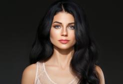 Stredne pórovité vlasy. Čo by ste mali vedieť