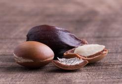 Arganový olej – Tekuté zlato proti starnutiu a tepelná ochrana vlasov